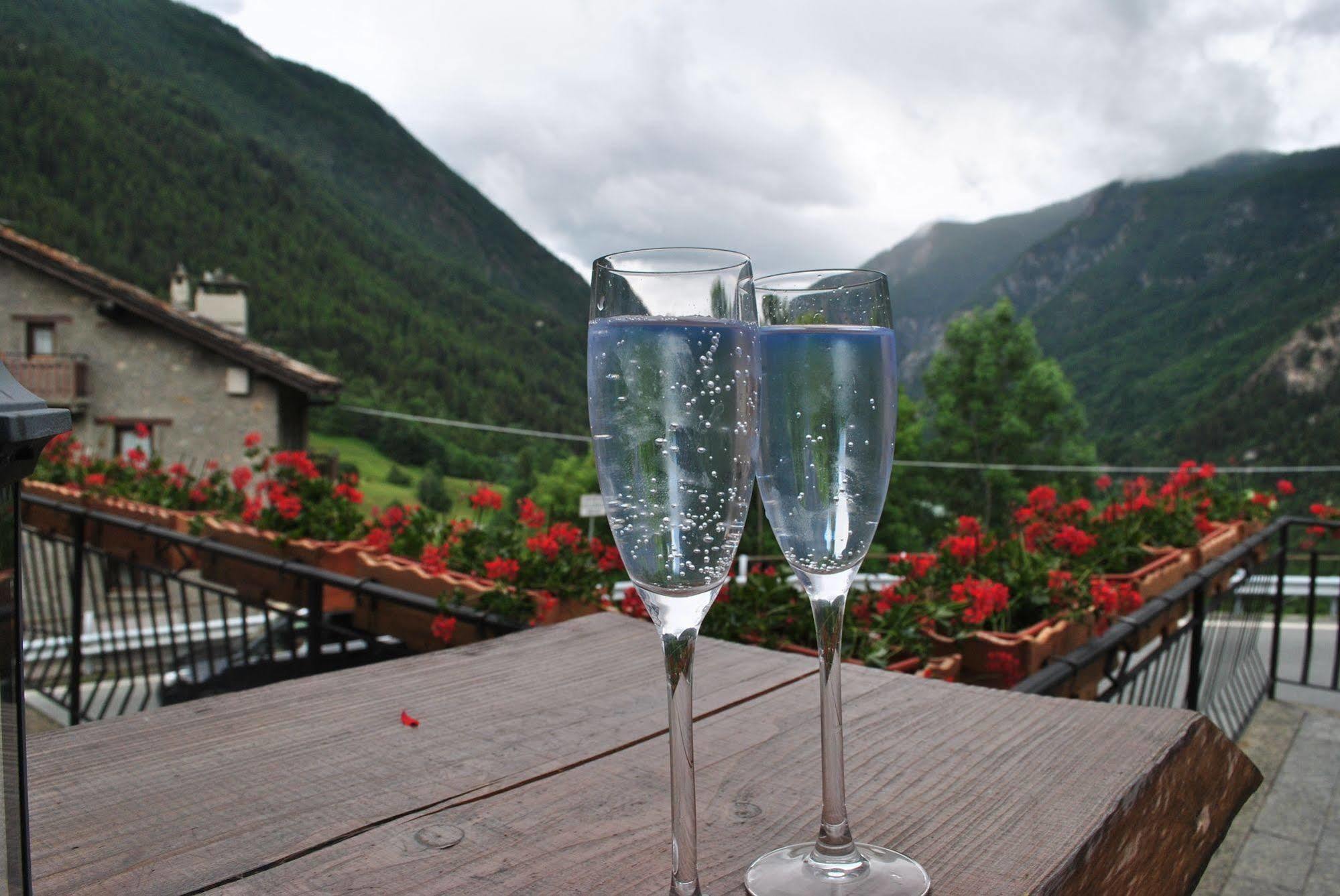 Hotell Millefiori- Alpine Event Lodge Валтурненче Екстериор снимка